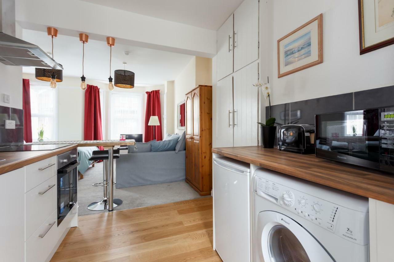 Stylish Town Centre Apartment Close To Beach And Shops Bournemouth Exteriér fotografie